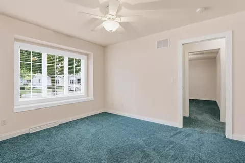Bedroom - 89 Penbrook Cir, Appleton, WI 54914 photo 4 of 6