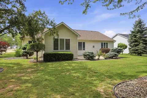 Exterior - 89 Penbrook Cir, Appleton, WI 54914 photo 3 of 8