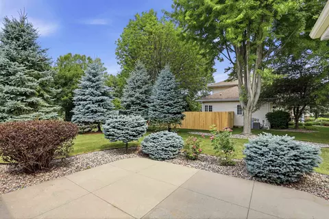 Exterior - 89 Penbrook Cir, Appleton, WI 54914 photo 6 of 8