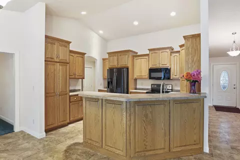 Kitchen - 89 Penbrook Cir, Appleton, WI 54914 photo 1 of 3