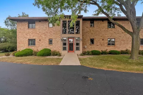 288 Campbell Rd UNIT B, Oshkosh, WI 54902