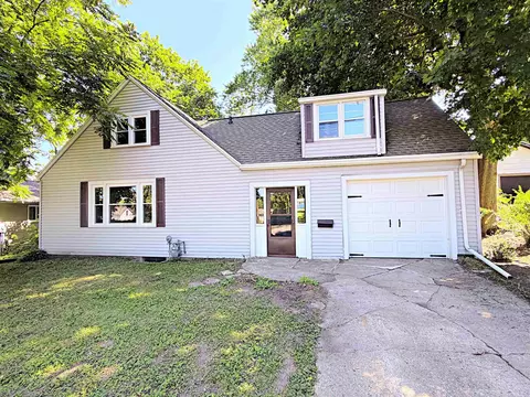 603 Leavens Ave, Sheboygan Falls, WI 53085