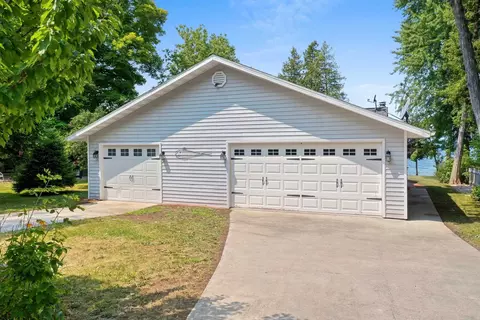 Exterior - 2767 Bay Rd, Brussels, WI 54204 photo 5 of 14