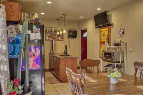 Dining - 1013 N Linwood Ave, Appleton, WI 54914 photo 3 of 3