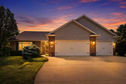w7057 Forest Glen Court, Greenville, WI 54942