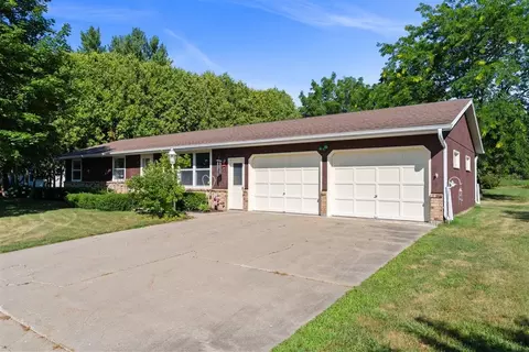 156 W Highland Dr, Oconto Falls, WI 54154
