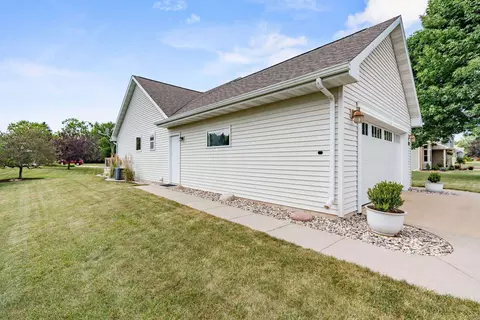 Exterior - n9121 Kernan Avenue, Appleton, WI 54915 photo 4 of 9
