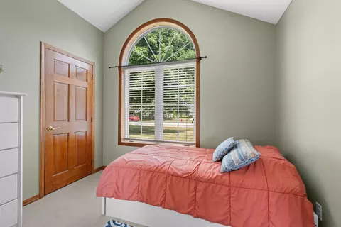Bedroom - n9121 Kernan Avenue, Appleton, WI 54915 photo 5 of 10