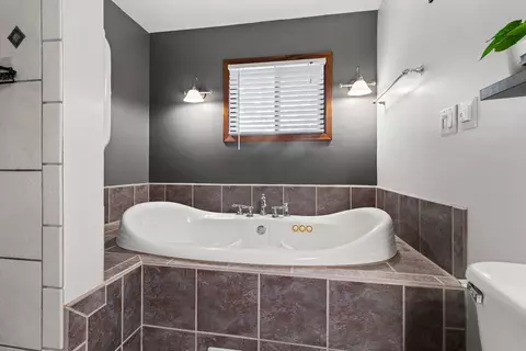 Bath - 604 Wolf St, Crivitz, WI 54114 photo 2 of 3