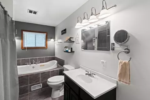 Bath - 604 Wolf St, Crivitz, WI 54114 photo 1 of 3