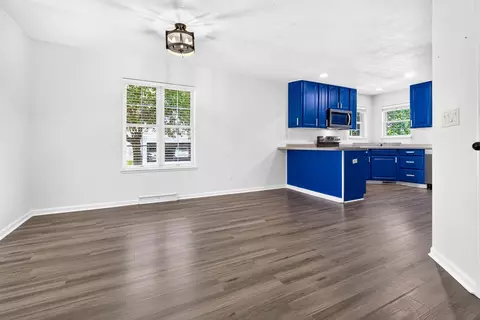 Living - 1027 E Green Tree Ct, Appleton, WI 54915 photo 5 of 11