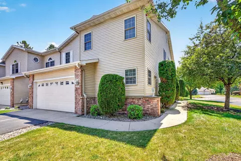 Exterior - 1027 E Green Tree Ct, Appleton, WI 54915 photo 5 of 5