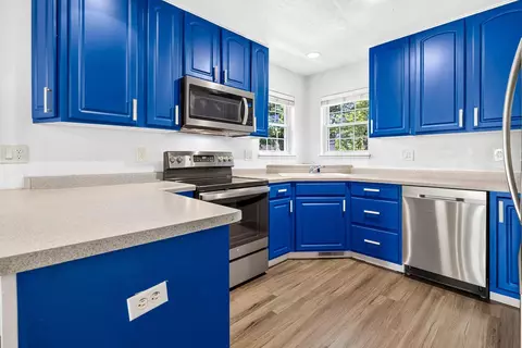 Kitchen - 1027 E Green Tree Ct, Appleton, WI 54915 photo 2 of 5