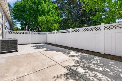 Exterior - 1027 E Green Tree Ct, Appleton, WI 54915 photo 3 of 5