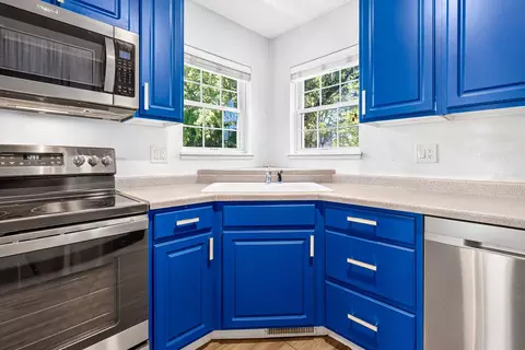 Kitchen - 1027 E Green Tree Ct, Appleton, WI 54915 photo 3 of 5