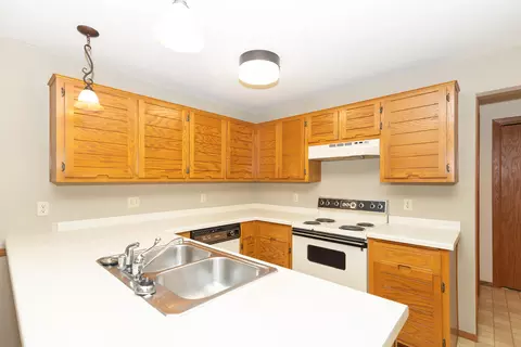 Kitchen - 901 E Windfield Pl #D, Appleton, WI 54911 photo 2 of 4