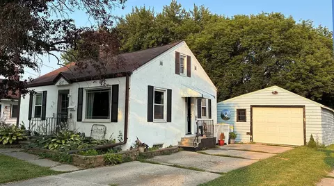 1437 14th Ave, Green Bay, WI 54304
