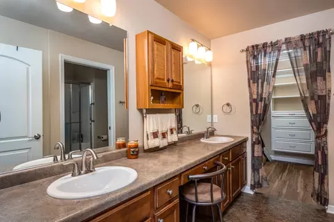 Bath - 2306 E Sienna Way, Appleton, WI 54913 photo 1 of 5