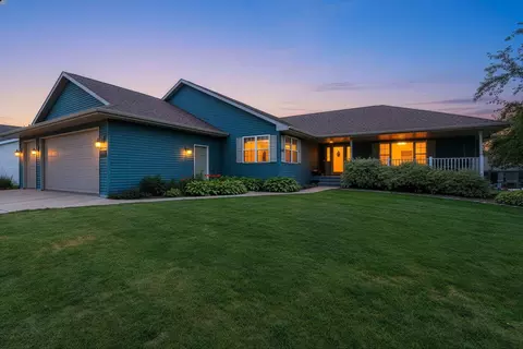1041 Symphony Blvd, Neenah, WI 54956