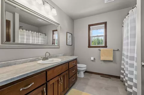 Bath - 4761 N Thistle Ln, Appleton, WI 54913 photo 5 of 5