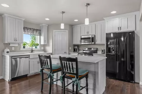 Kitchen - 4761 N Thistle Ln, Appleton, WI 54913 photo 1 of 2