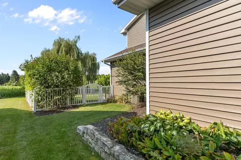 Exterior - 4761 N Thistle Ln, Appleton, WI 54913 photo 11 of 11