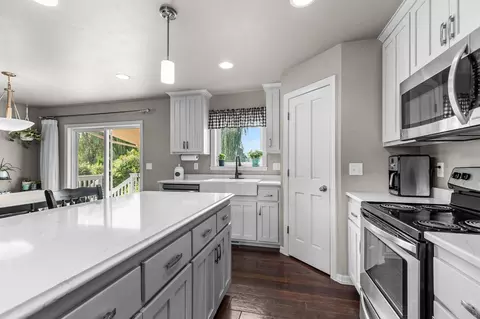 Kitchen - 4761 N Thistle Ln, Appleton, WI 54913 photo 2 of 2