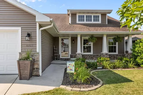 Exterior - 4761 N Thistle Ln, Appleton, WI 54913 photo 2 of 11