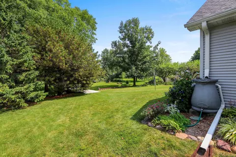 Exterior - n254 Meadowbreeze Court, Appleton, WI 54915 photo 4 of 27
