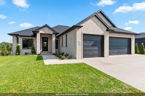 1761 Bobby Jones Dr, De Pere, WI 54115