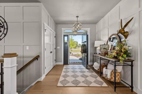 Entry Way - 3001 W Old Oak Dr, Appleton, WI 54913 photo 1 of 5