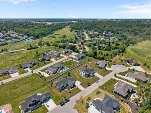 View/Area - 3001 W Old Oak Dr, Appleton, WI 54913 photo 9 of 15