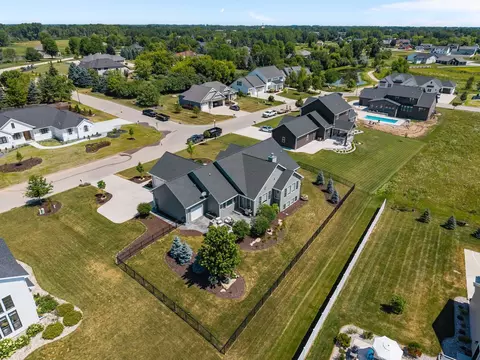 View/Area - 3001 W Old Oak Dr, Appleton, WI 54913 photo 12 of 15