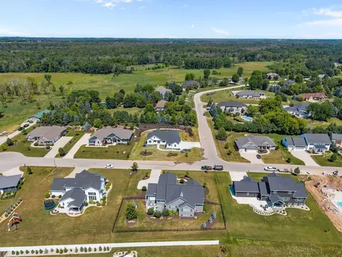 View/Area - 3001 W Old Oak Dr, Appleton, WI 54913 photo 3 of 15