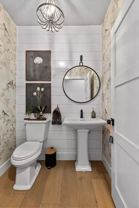 Bath - 3001 W Old Oak Dr, Appleton, WI 54913 photo 9 of 10