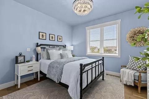Bedroom - 3001 W Old Oak Dr, Appleton, WI 54913 photo 5 of 9