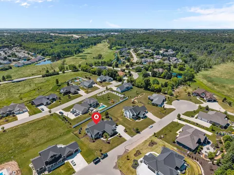 View/Area - 3001 W Old Oak Dr, Appleton, WI 54913 photo 10 of 15
