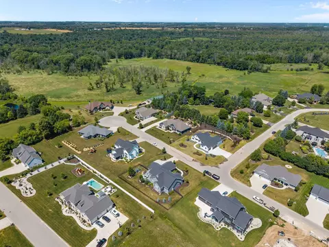 View/Area - 3001 W Old Oak Dr, Appleton, WI 54913 photo 1 of 15