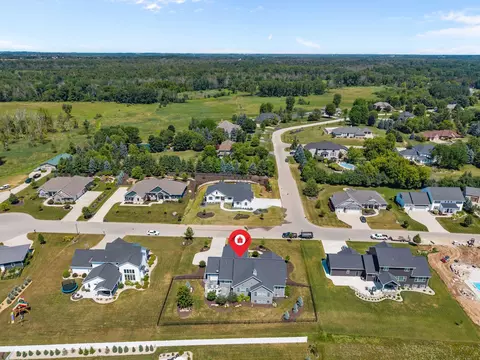 View/Area - 3001 W Old Oak Dr, Appleton, WI 54913 photo 4 of 15