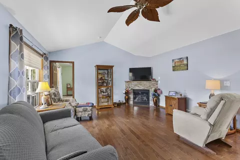 Living - w10036 Terri Lane, Crivitz, WI 54114 photo 1 of 3