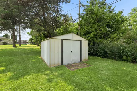 Exterior - 620 W Sunset Ave, Appleton, WI 54911 photo 6 of 7