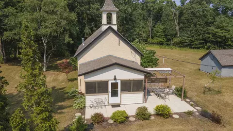 w8224 Cottonville Avenue, Wautoma, WI 54982