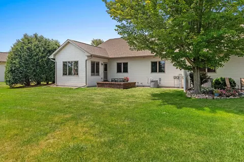 Exterior - 4716 N Fallview Ln, Appleton, WI 54913 photo 10 of 14