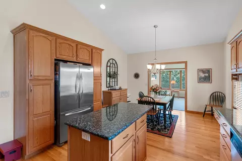 Kitchen - 4716 N Fallview Ln, Appleton, WI 54913 photo 7 of 8
