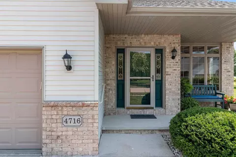 Exterior - 4716 N Fallview Ln, Appleton, WI 54913 photo 5 of 14
