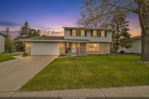 413 S Good Hope Rd, De Pere, WI 54115