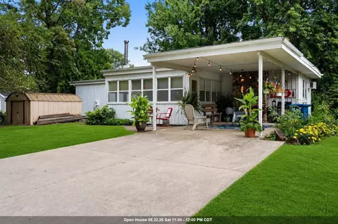 2073 S Point Comfort Rd, Oshkosh, WI 54902