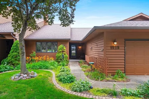 1525 N Bay Highlands Dr, Green Bay, WI 54311