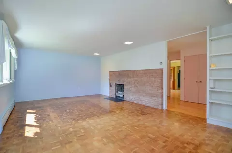 Living - 1105 S Timmers Ln, Appleton, WI 54914 photo 4 of 9