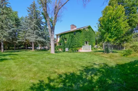 Exterior - 1105 S Timmers Ln, Appleton, WI 54914 photo 3 of 9